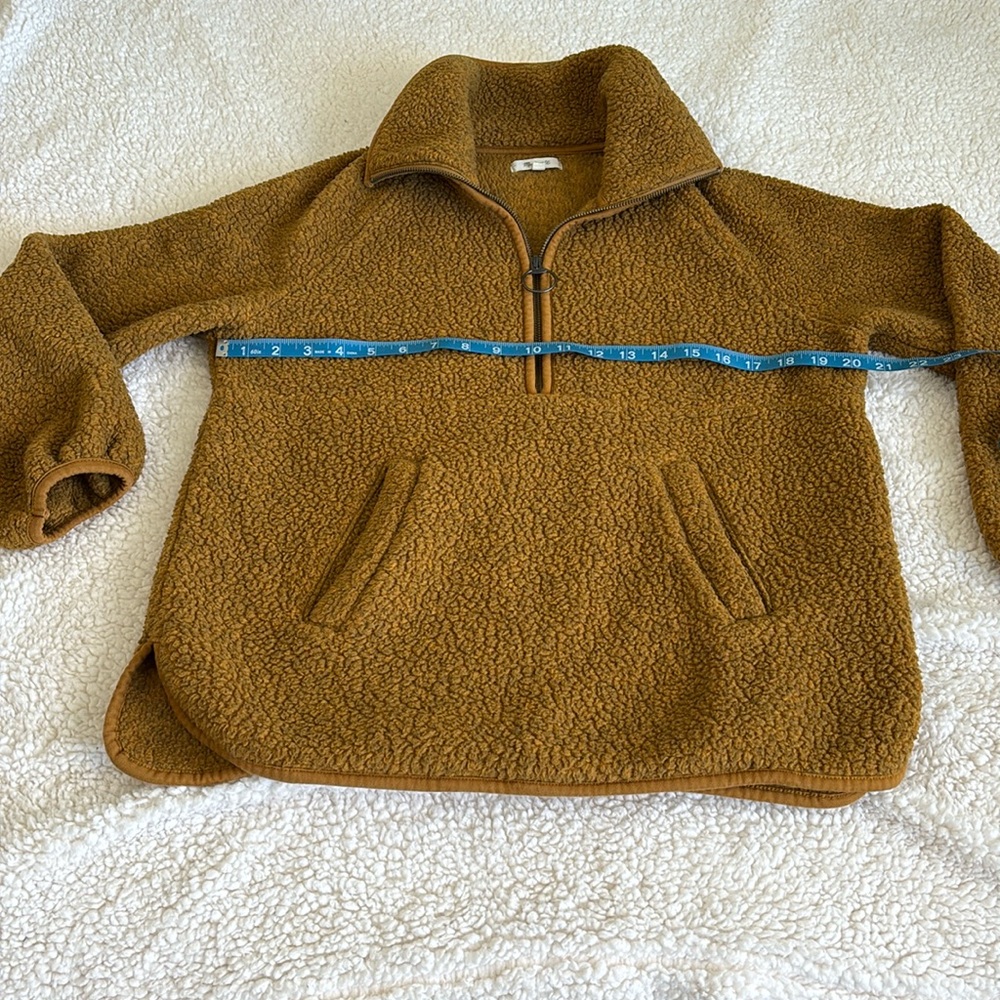 EUC Quarter Zip Fleece pullover with Kangaroo Pouch Front Pocket